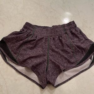Lululemon Hotty Hot Low Rise 2.5 inch lined shorts